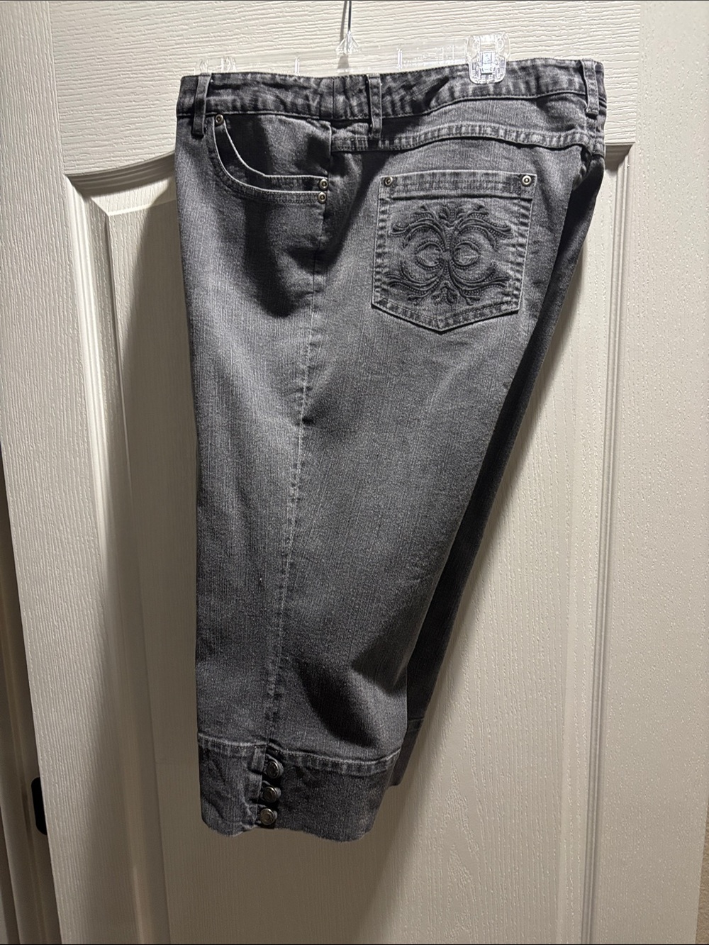 Style & Co. Gray Embroidered Back Pocket Cropped Jeans